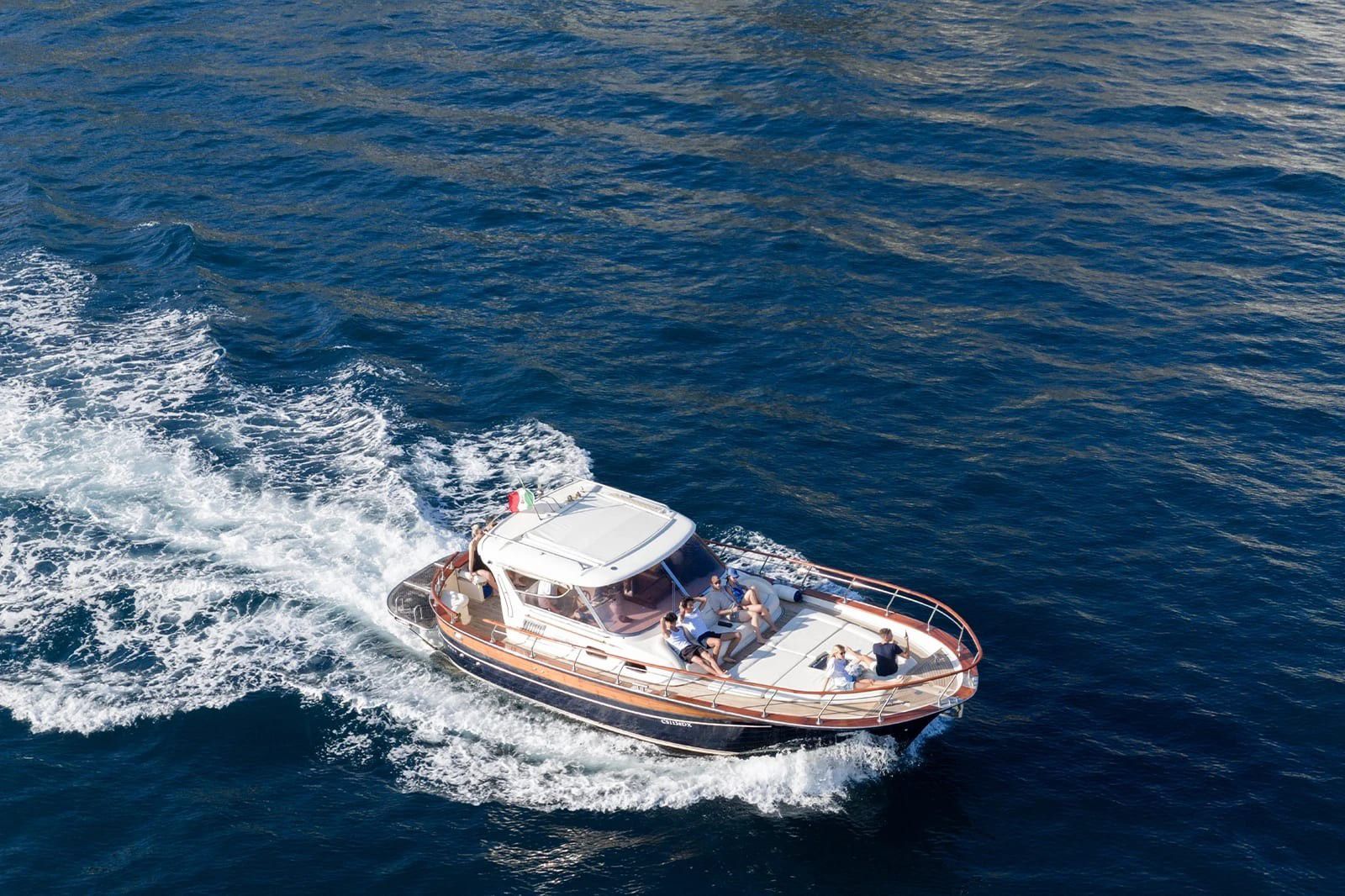 Tour in barca di gruppo in costiera amalfitana, positano e Amalfi da sorrento