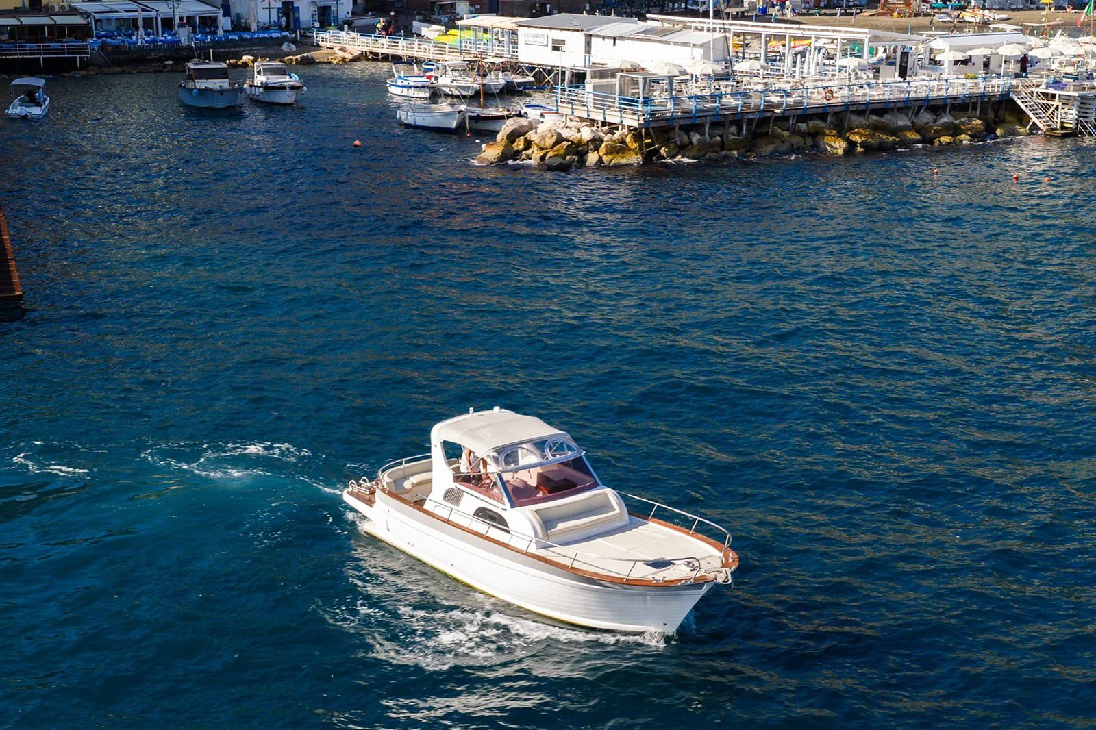 Tour in barca di gruppo in costiera amalfitana, positano e Amalfi da sorrento